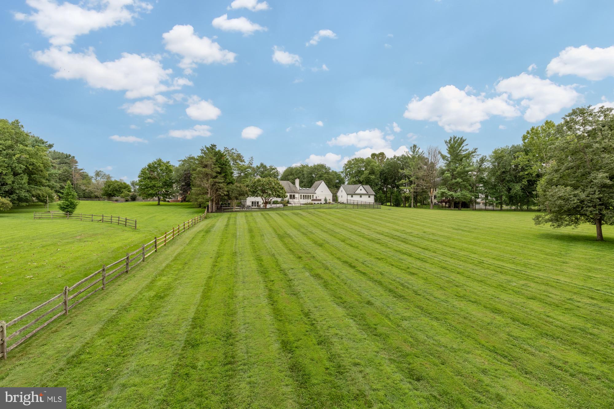 TRAVILAH MEADOWS - Residential