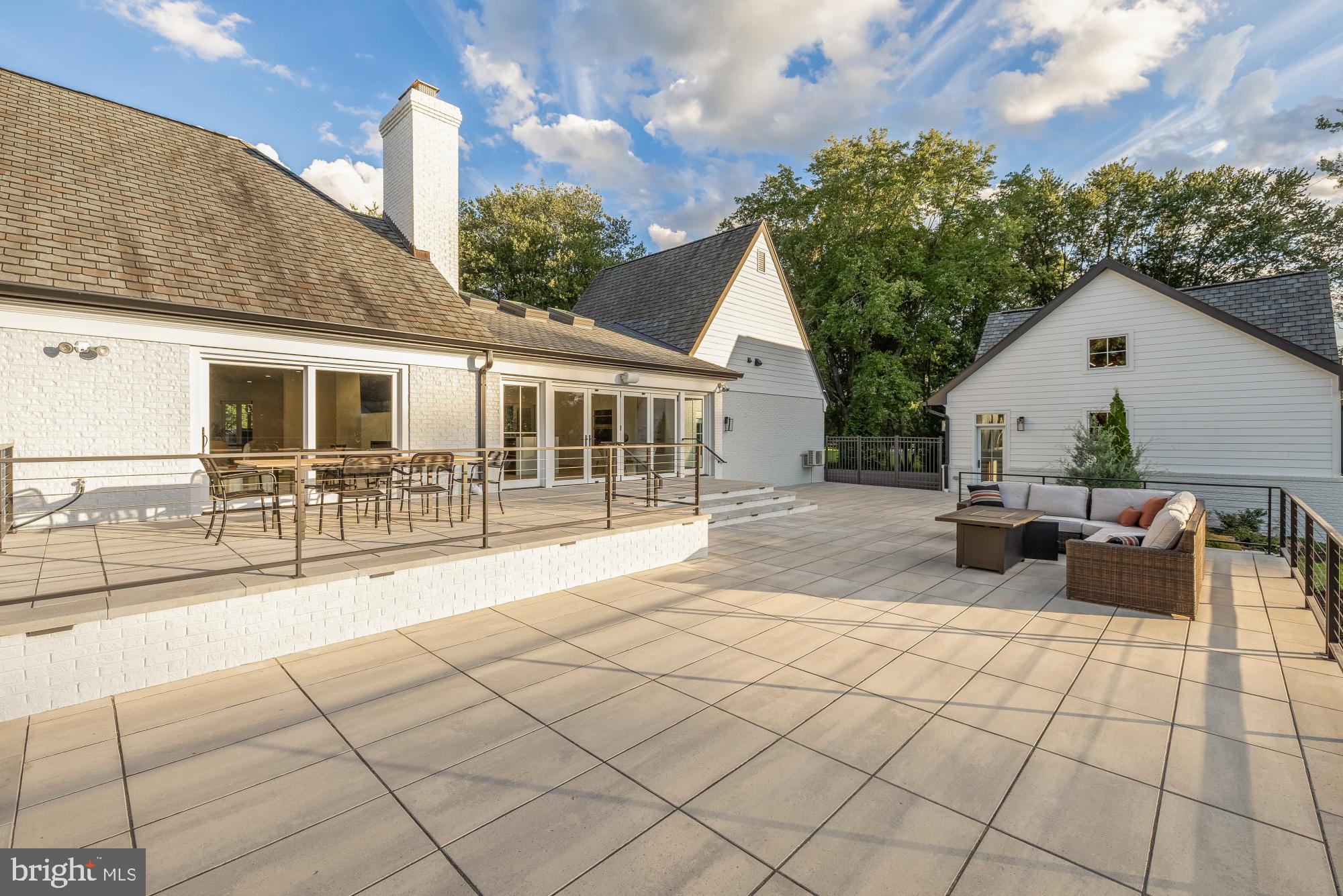 TRAVILAH MEADOWS - Residential