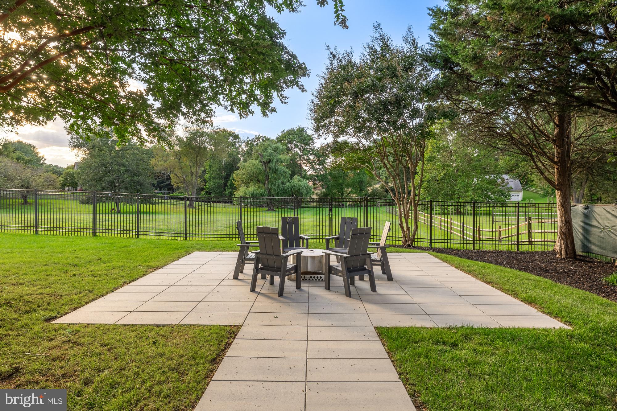 TRAVILAH MEADOWS - Residential