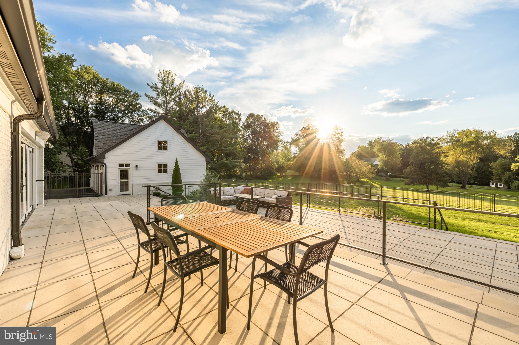 TRAVILAH MEADOWS - Residential