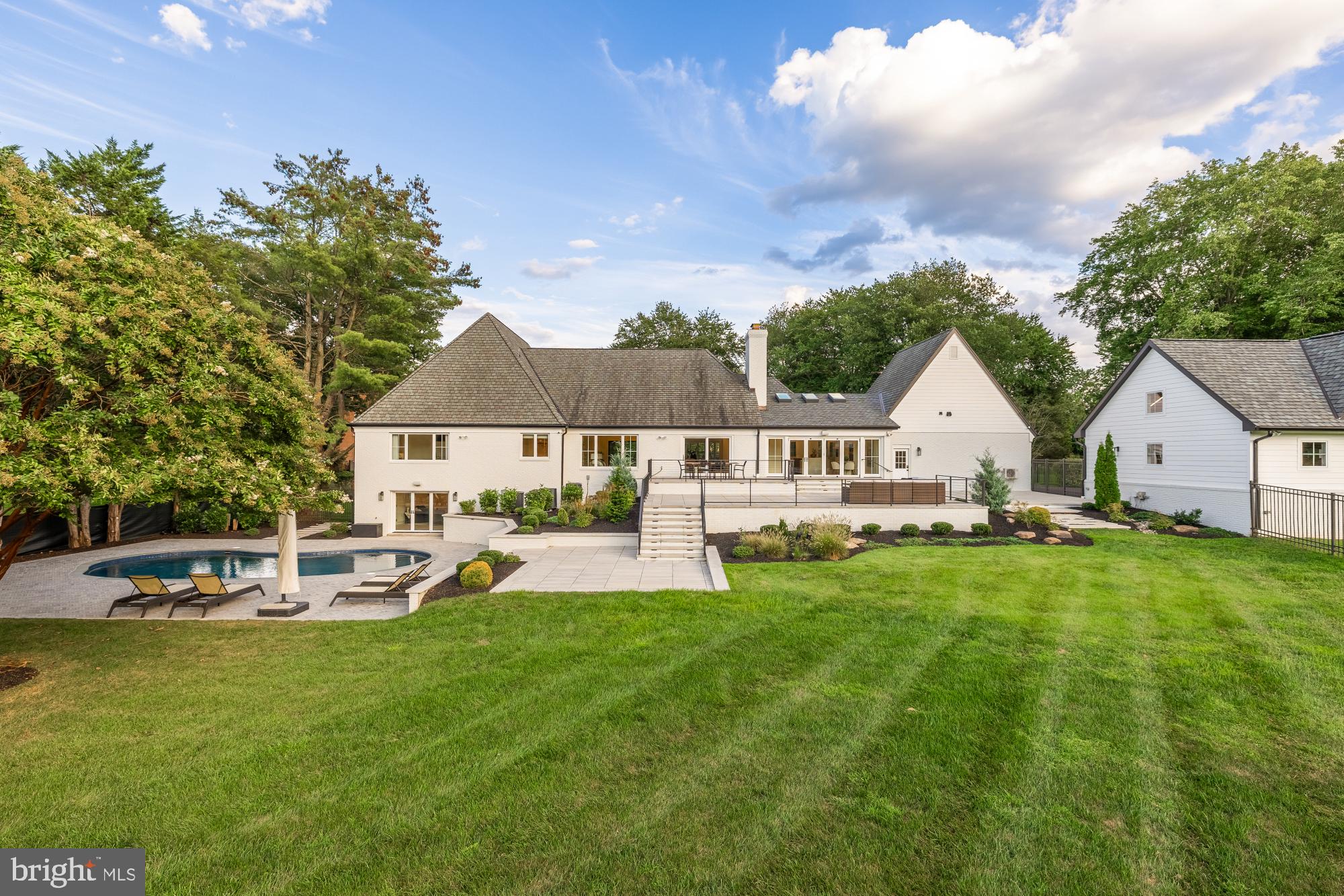 TRAVILAH MEADOWS - Residential