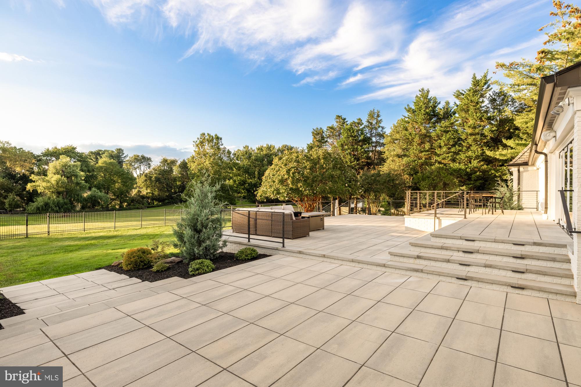 TRAVILAH MEADOWS - Residential