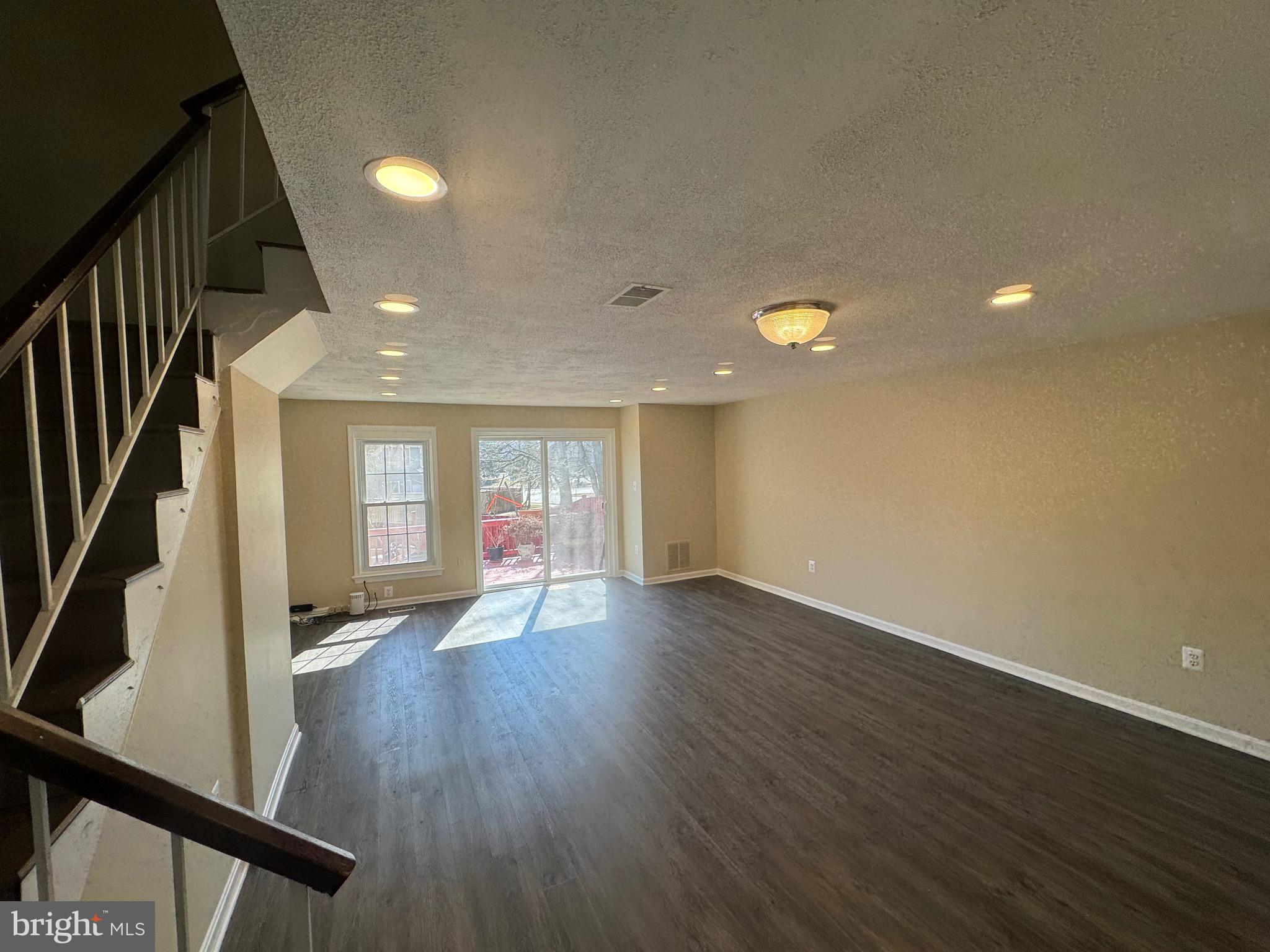 SARATOGA TOWNHOUSES - Residential