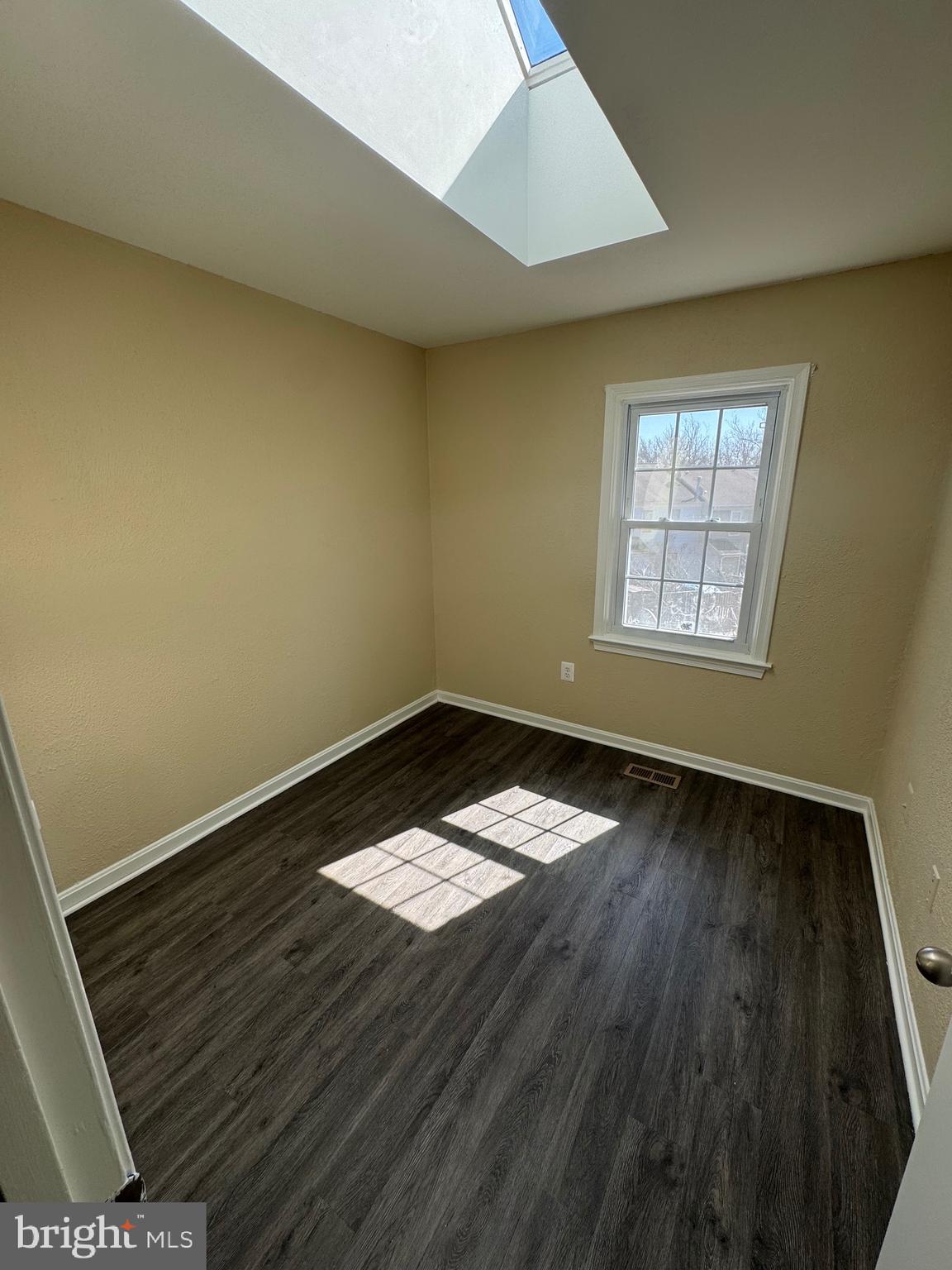 SARATOGA TOWNHOUSES - Residential