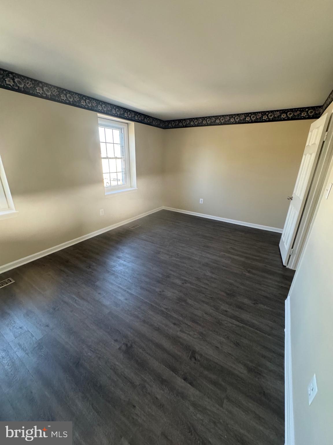 SARATOGA TOWNHOUSES - Residential