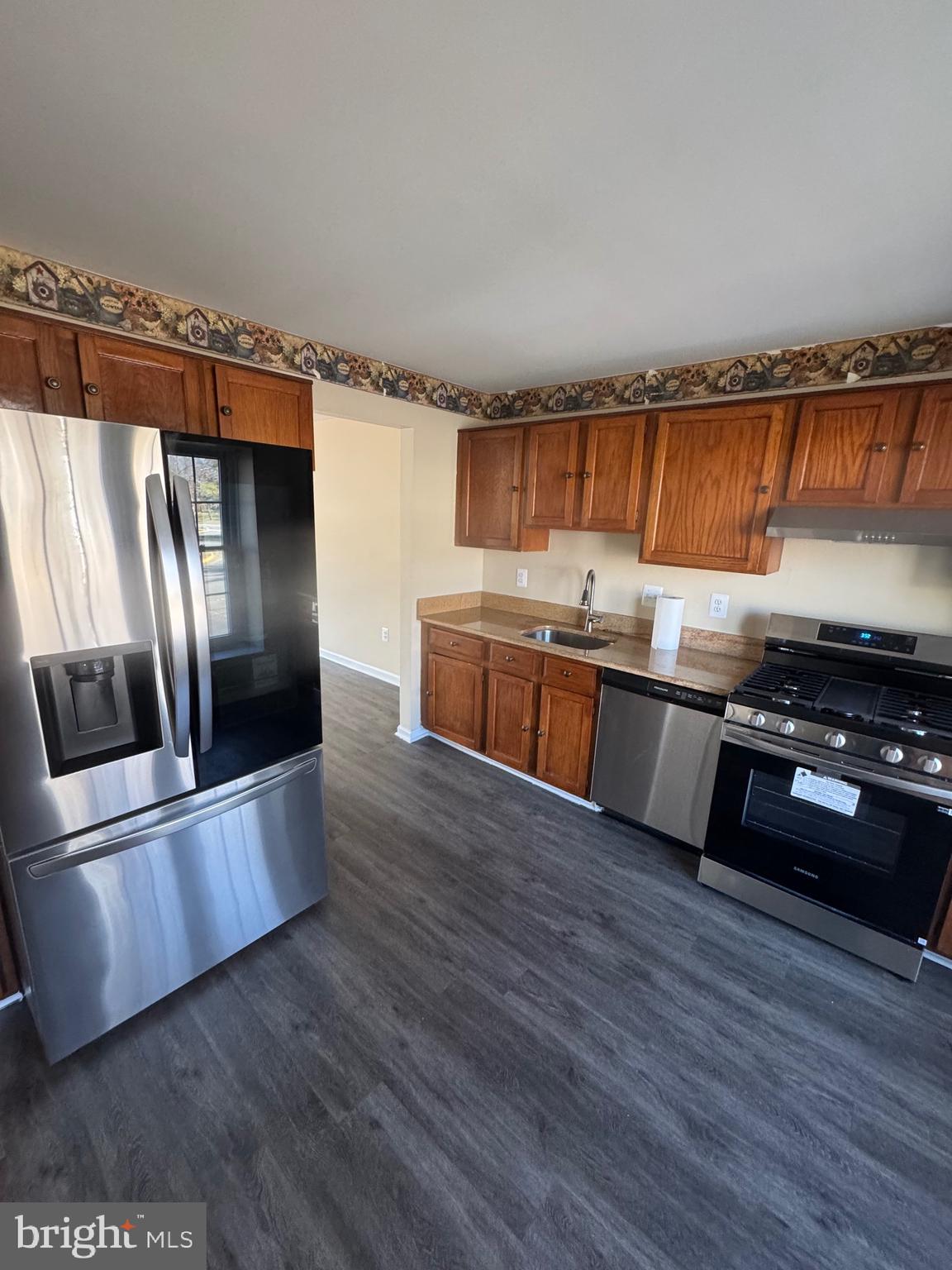 SARATOGA TOWNHOUSES - Residential