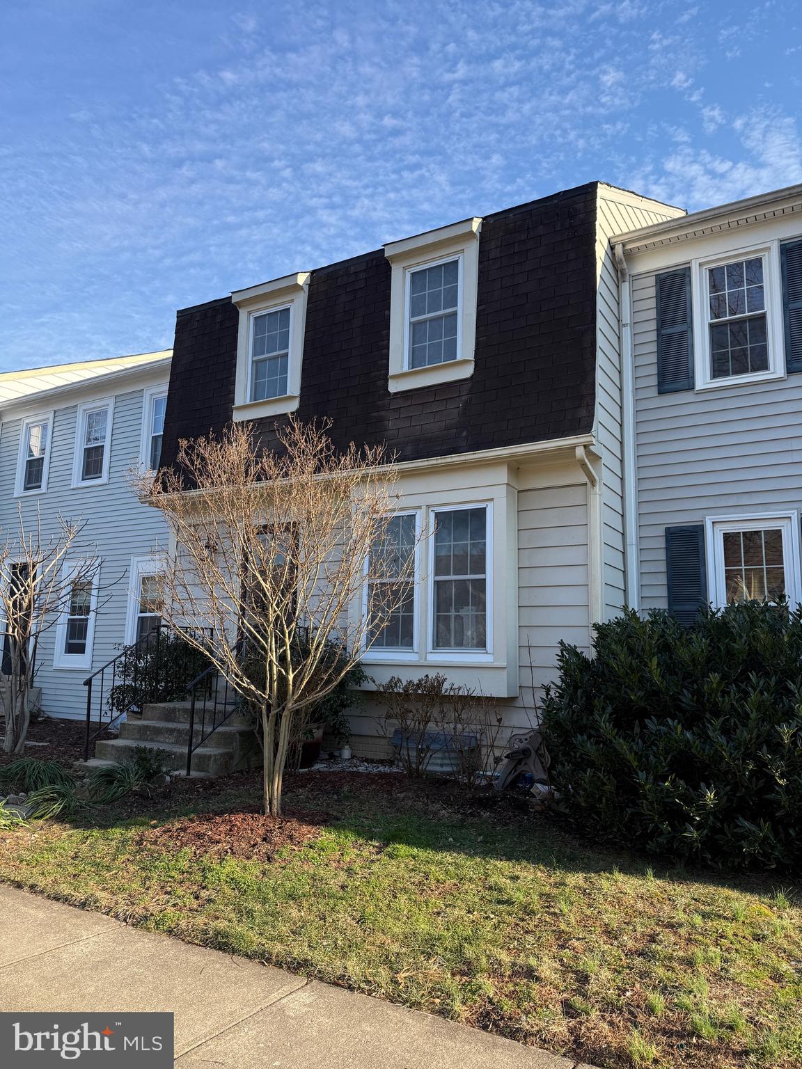 SARATOGA TOWNHOUSES - Residential