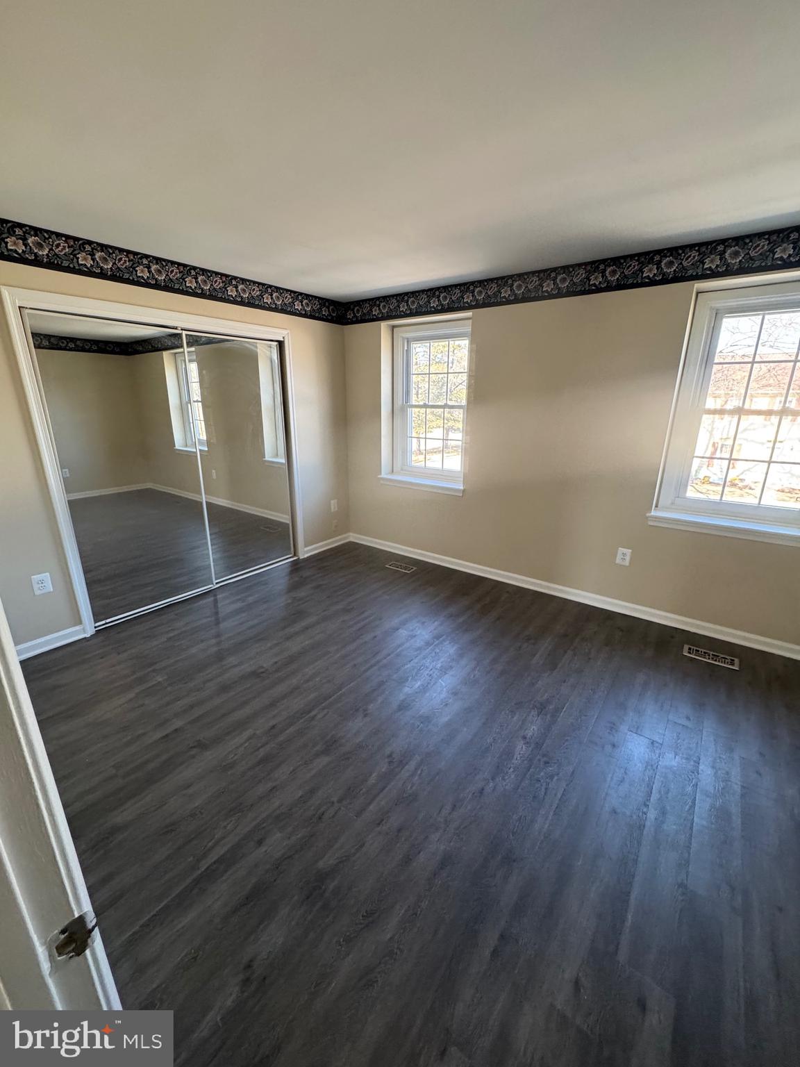 SARATOGA TOWNHOUSES - Residential