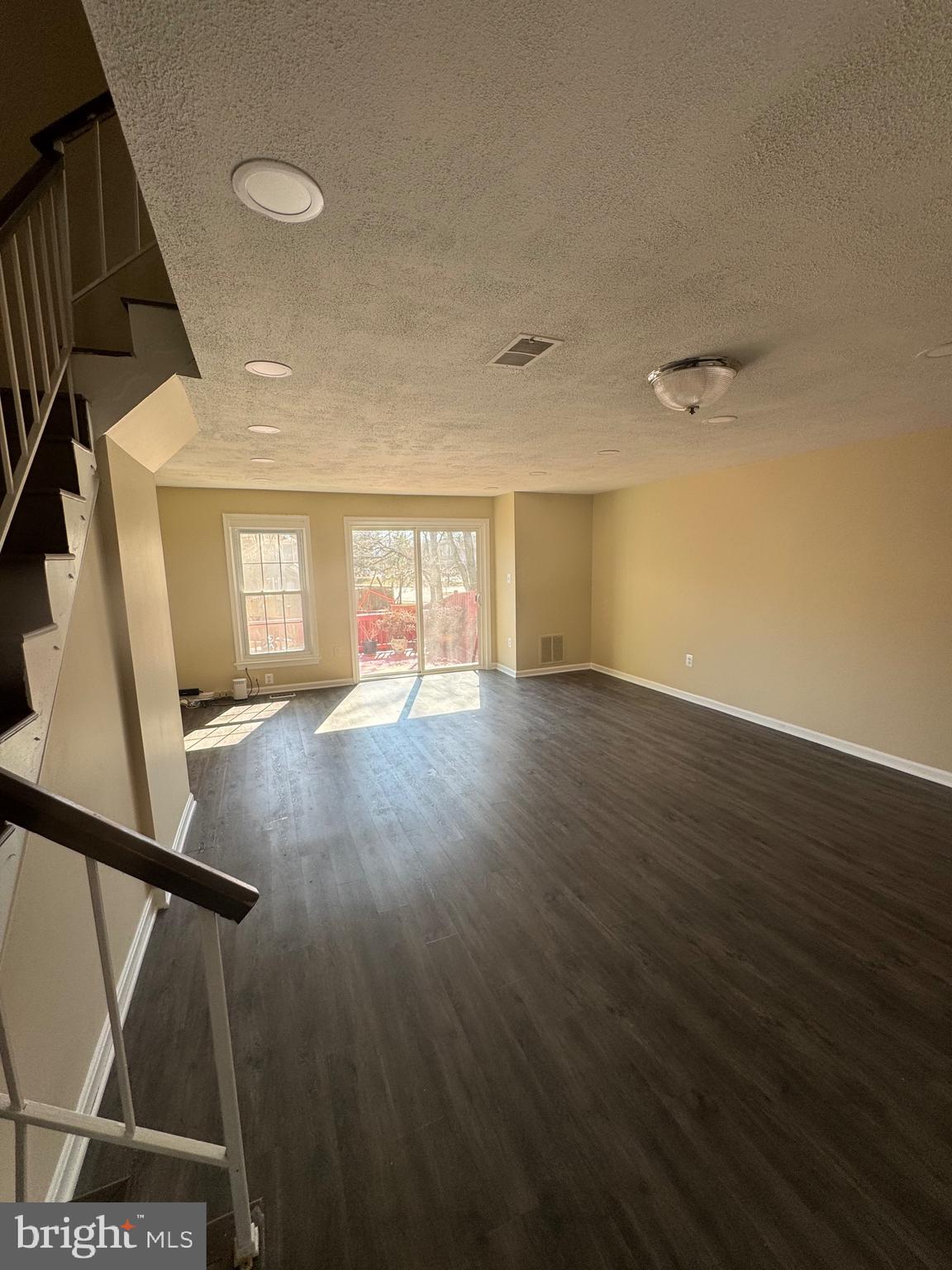 SARATOGA TOWNHOUSES - Residential