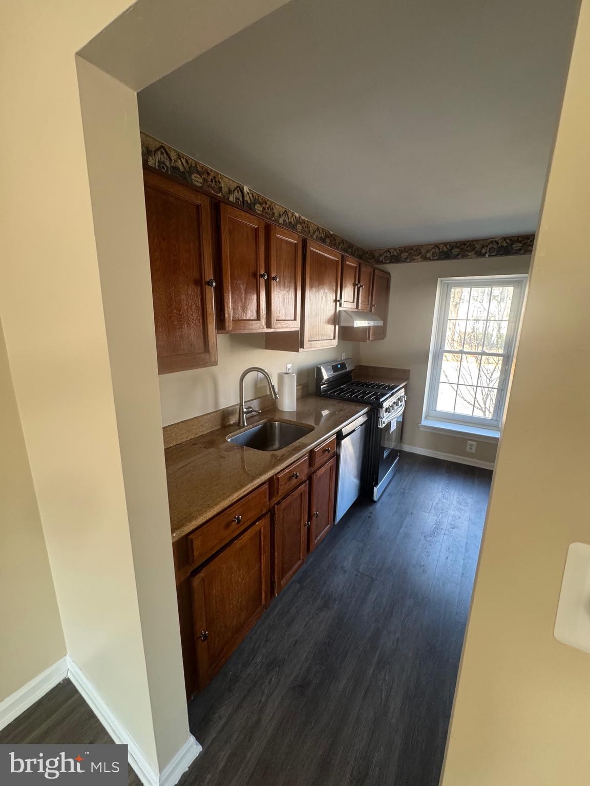 SARATOGA TOWNHOUSES - Residential