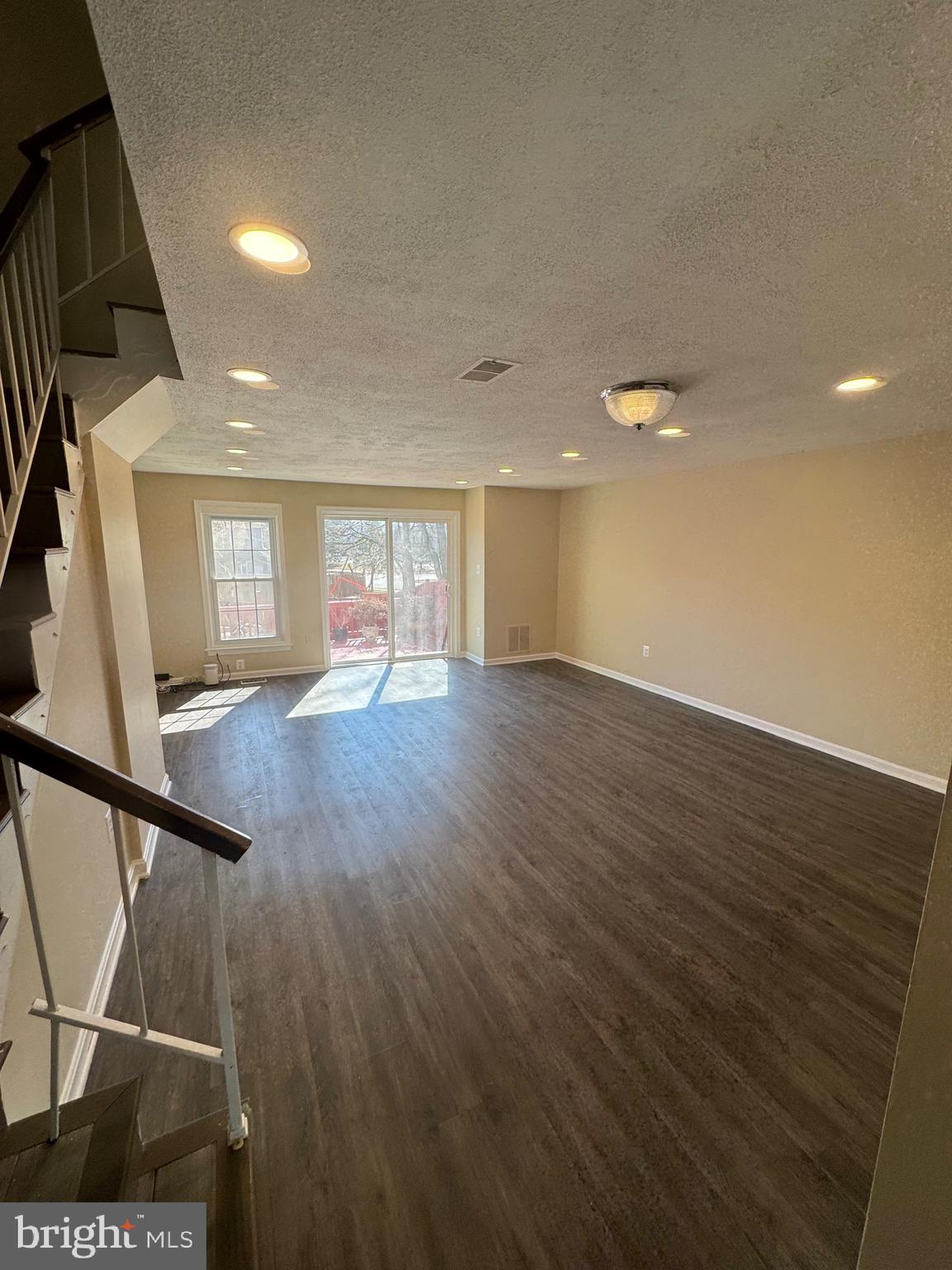 SARATOGA TOWNHOUSES - Residential