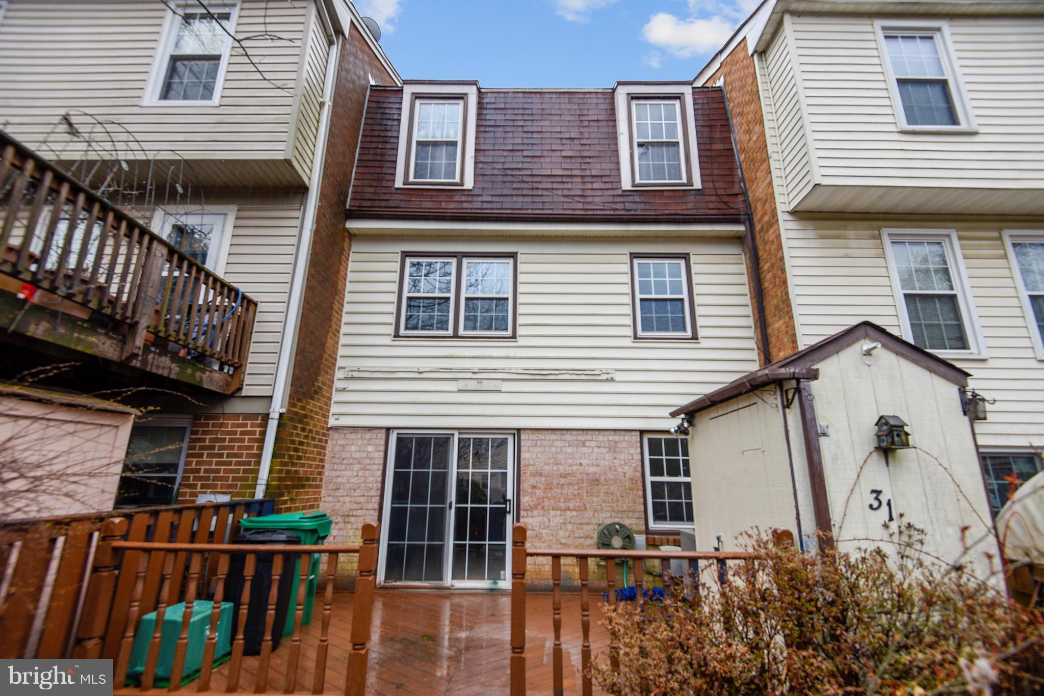 SHADY GROVE VILLAGE - Residential Lease