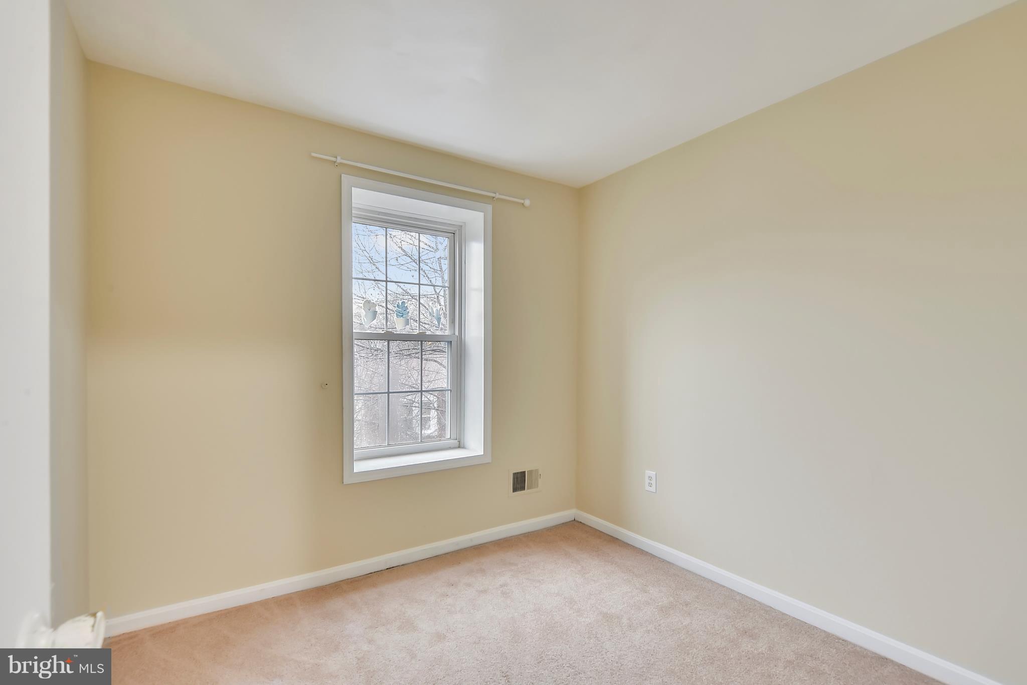 SHADY GROVE VILLAGE - Residential Lease