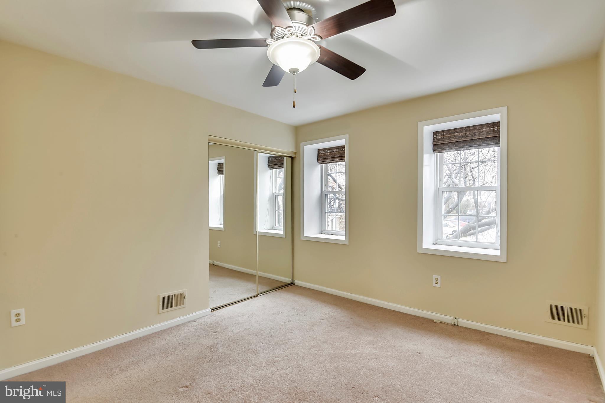 SHADY GROVE VILLAGE - Residential Lease