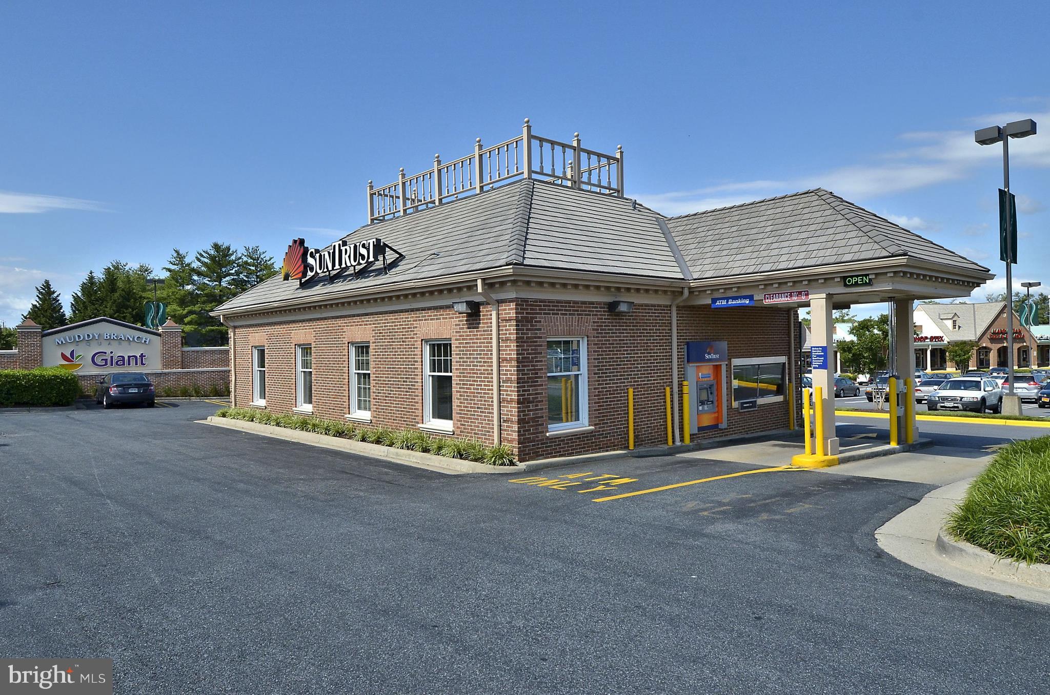 SHADY GROVE VILLAGE - Residential Lease