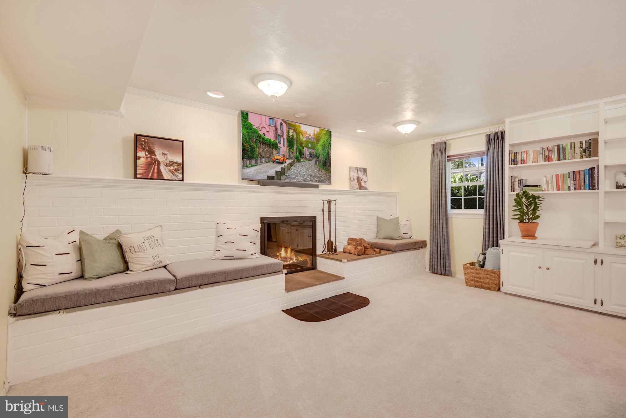 BEL PRE WOODS - Residential