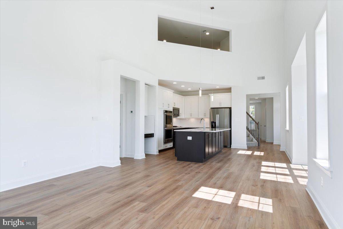 ROSEHILL MANOR - Residential