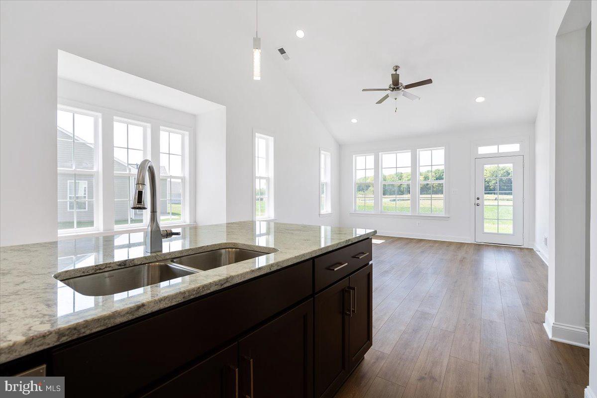 ROSEHILL MANOR - Residential