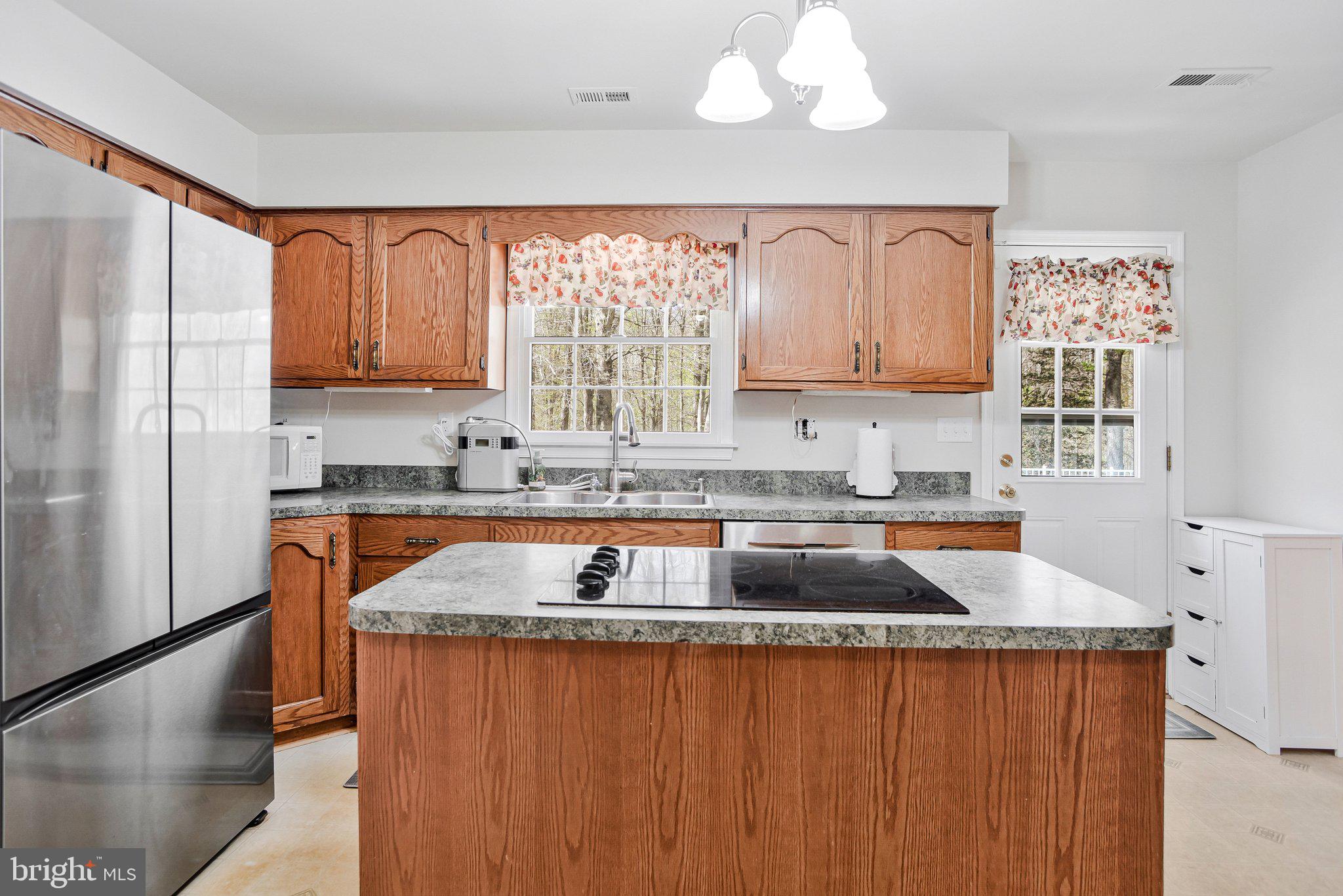 7045 ROSE LANE