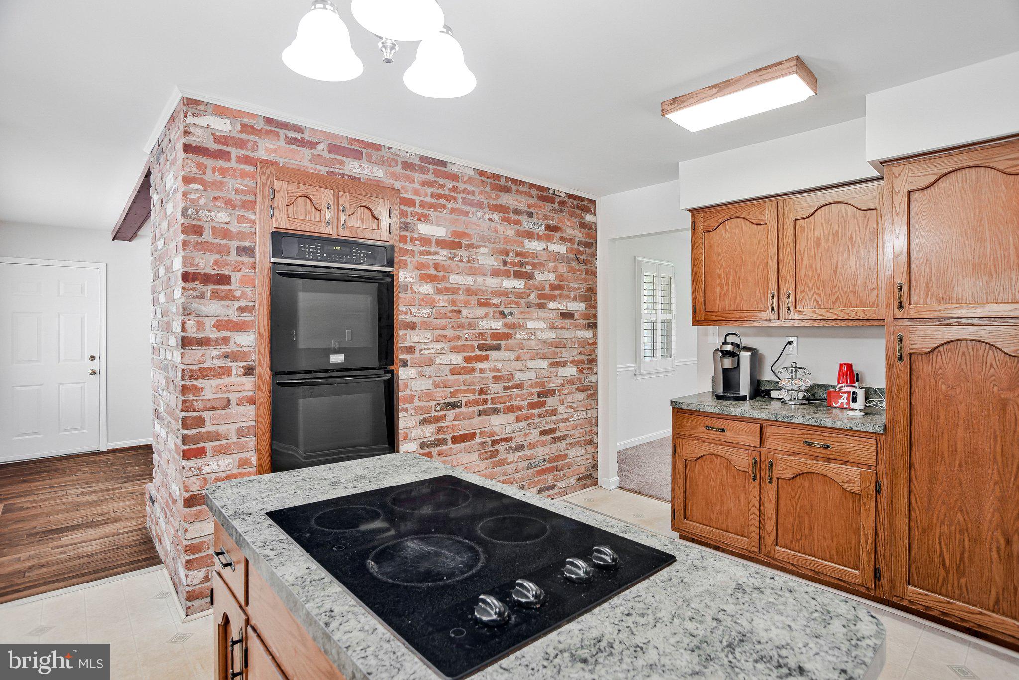 7045 ROSE LANE