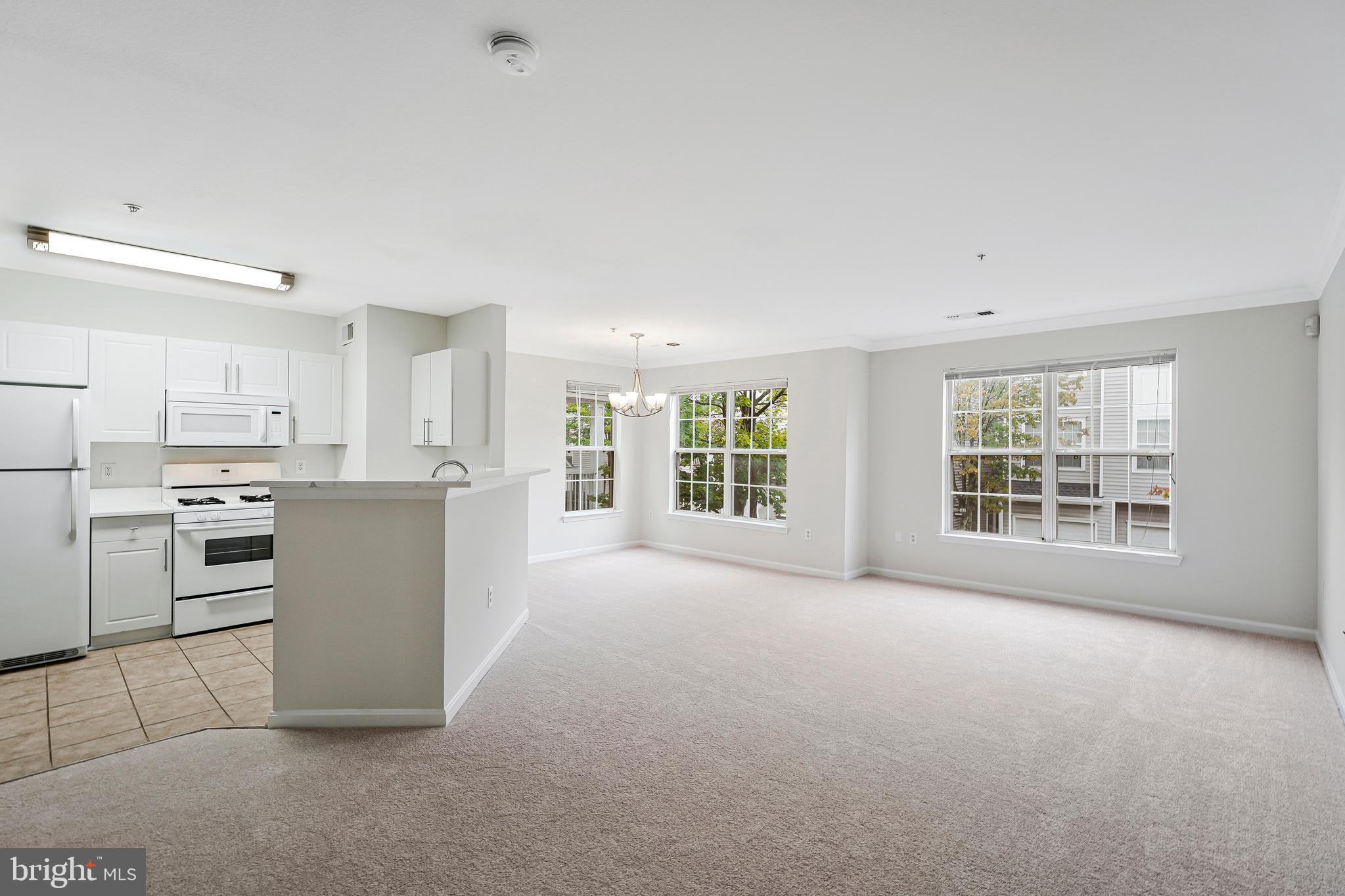 4528 SUPERIOR SQUARE