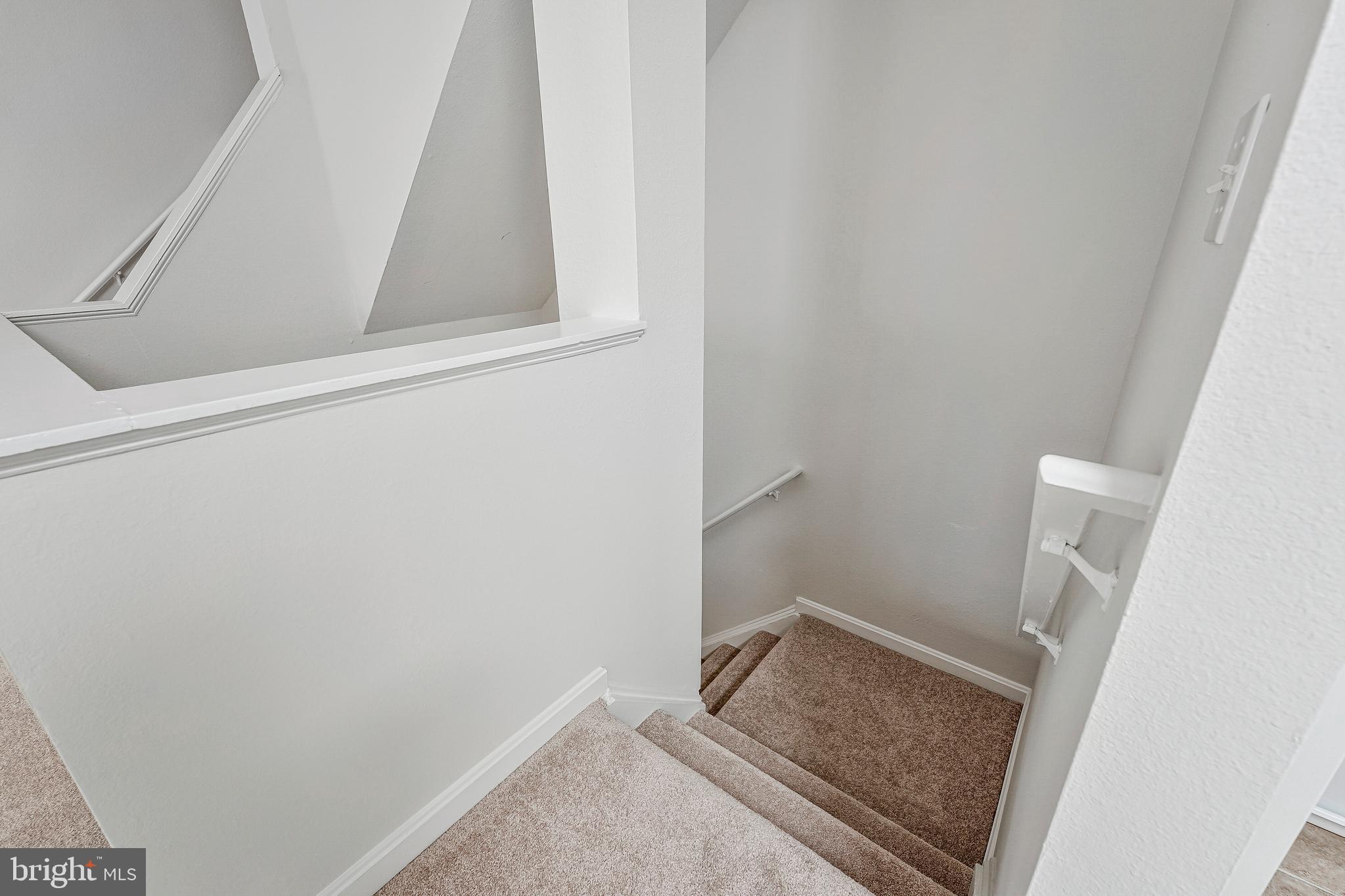 4528 SUPERIOR SQUARE