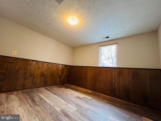 HILLCREST ORCHARDS - Residential Lease