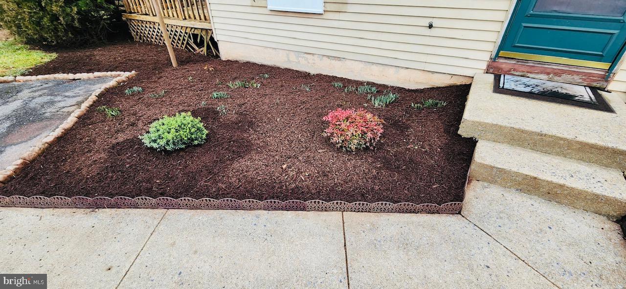 HILLCREST ORCHARDS - Residential Lease