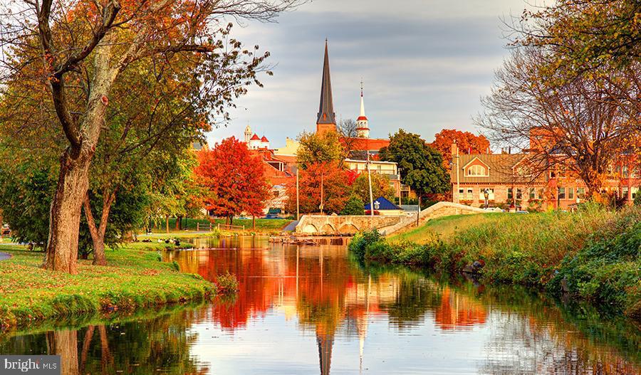 HILLCREST ORCHARDS - Residential Lease