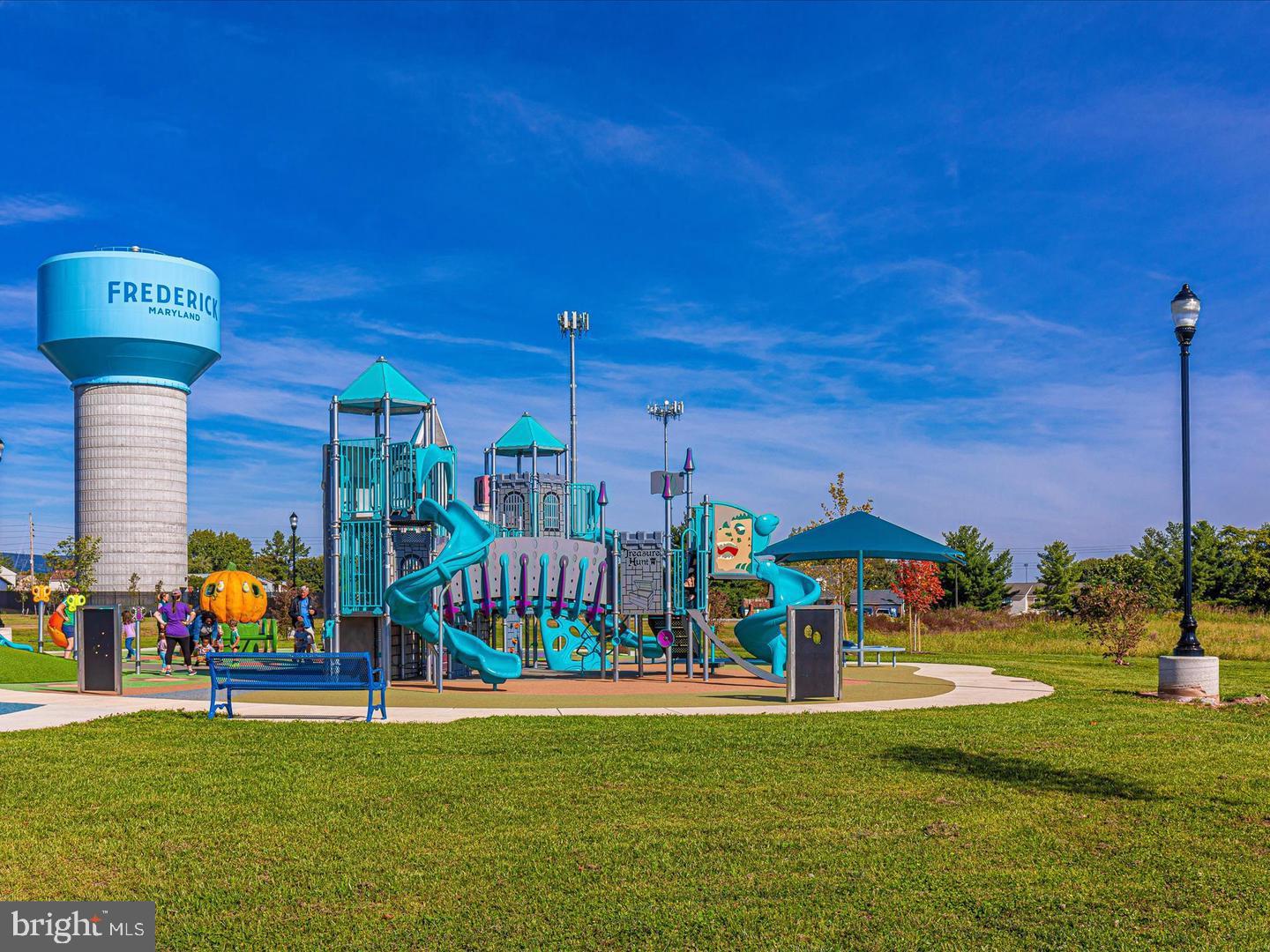 HILLCREST ORCHARDS - Residential Lease