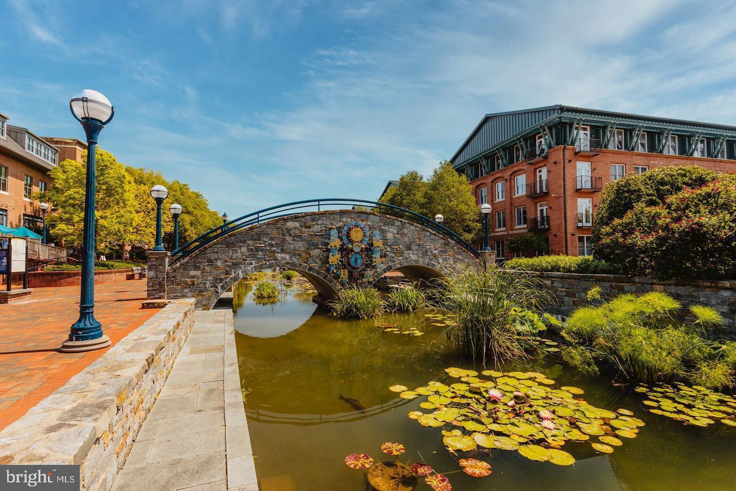 HILLCREST ORCHARDS - Residential Lease