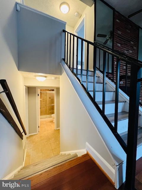 HILLCREST ORCHARDS - Residential Lease