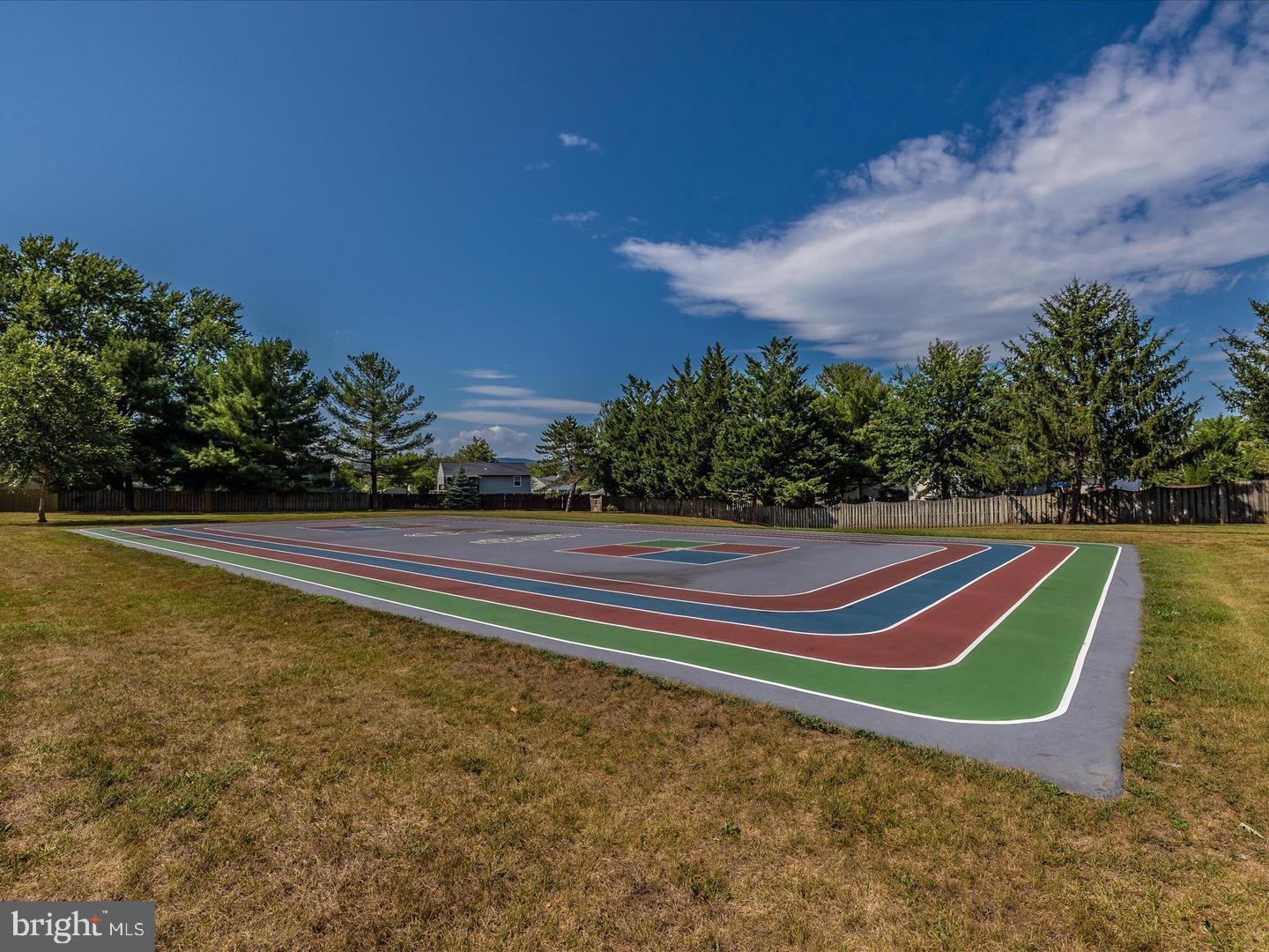 HILLCREST ORCHARDS - Residential Lease