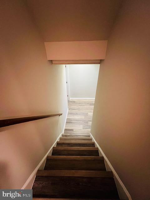 HILLCREST ORCHARDS - Residential Lease