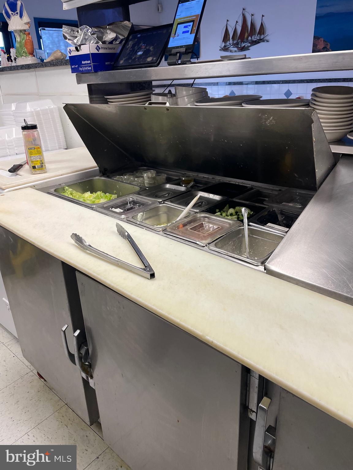 HILLTOWN - Commercial Sale