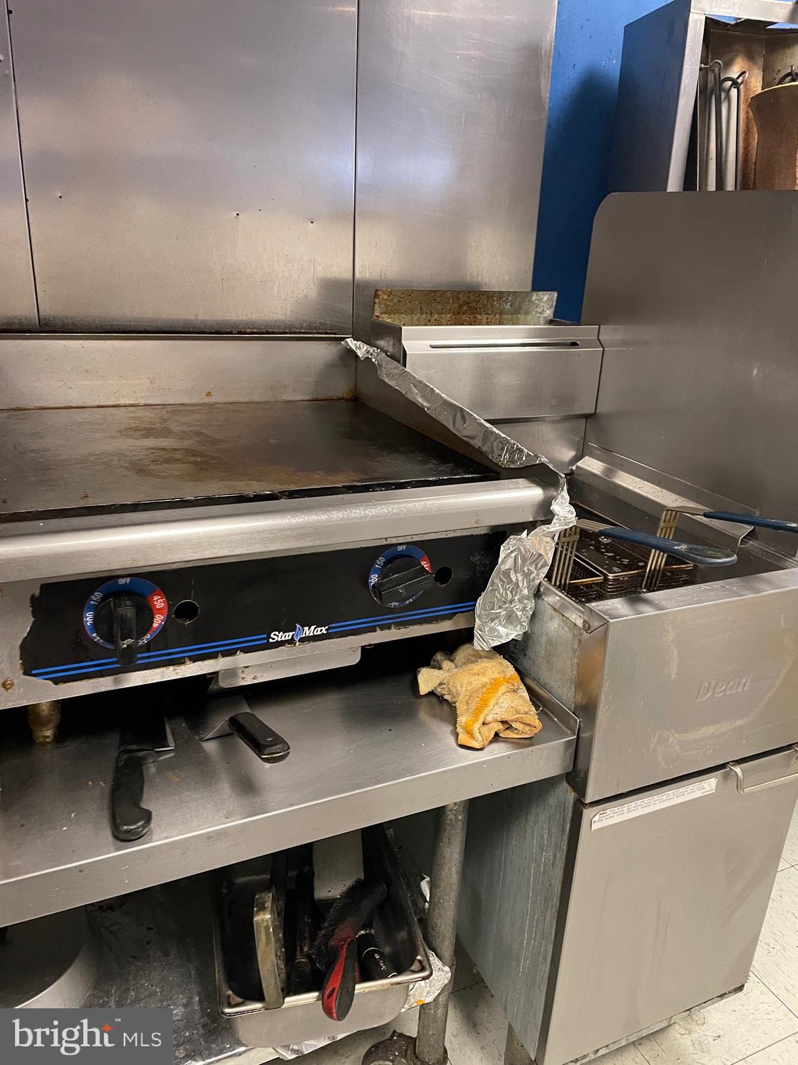 HILLTOWN - Commercial Sale