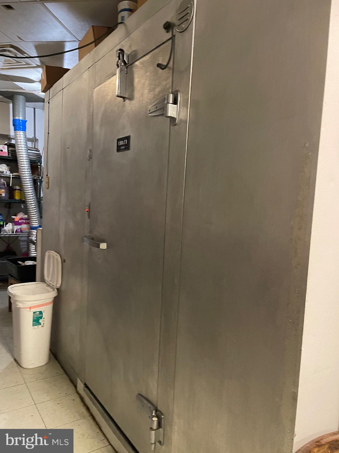 HILLTOWN - Commercial Sale