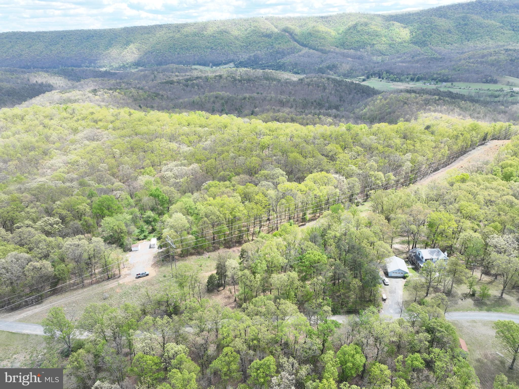 CABIN ON THE MOUNTAIN - Land