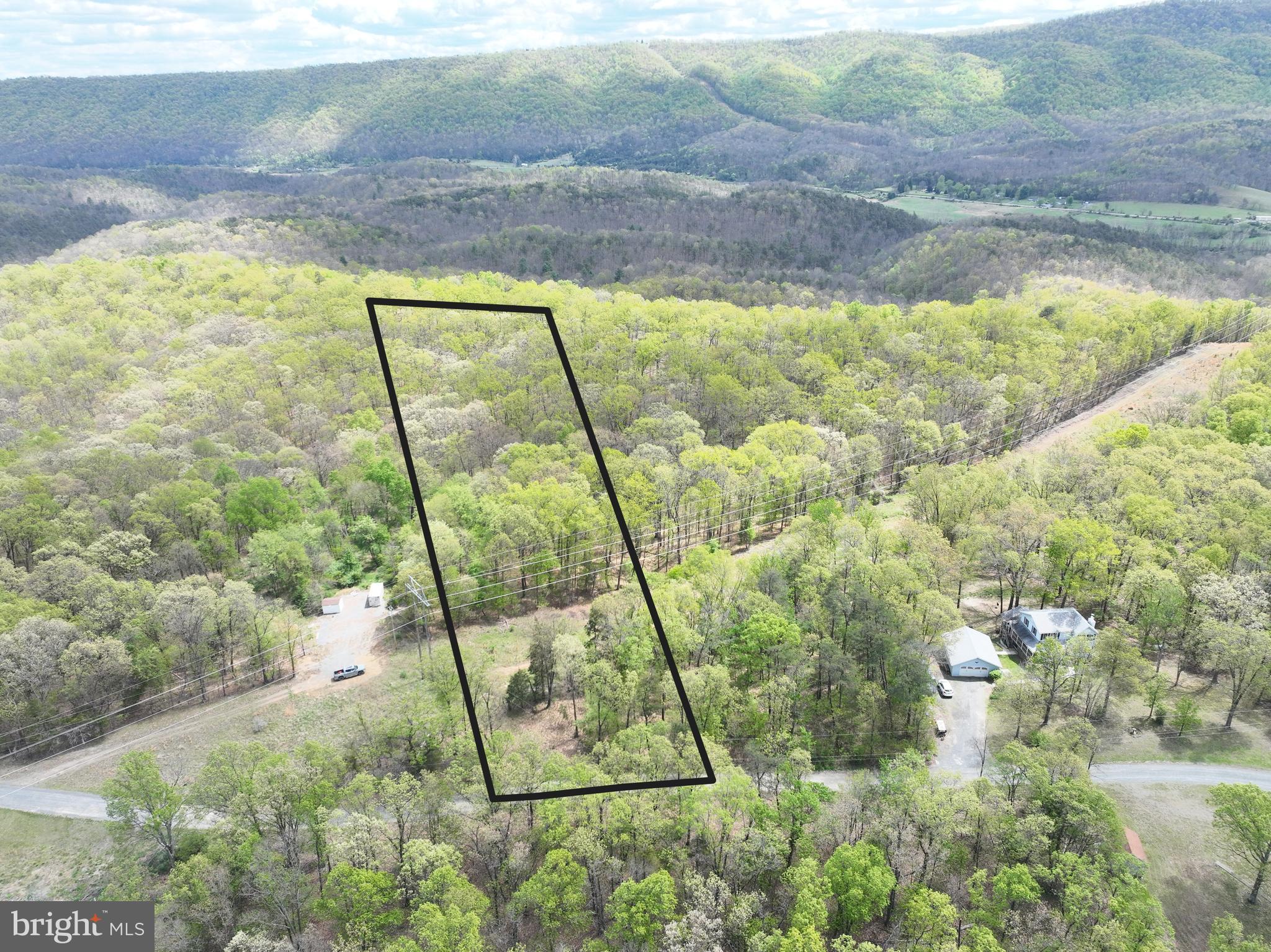 CABIN ON THE MOUNTAIN - Land