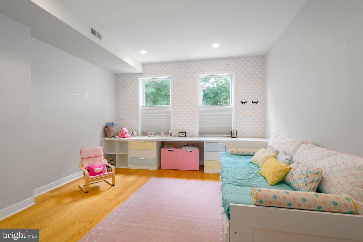 GRADUATE HOSPITAL - Residential