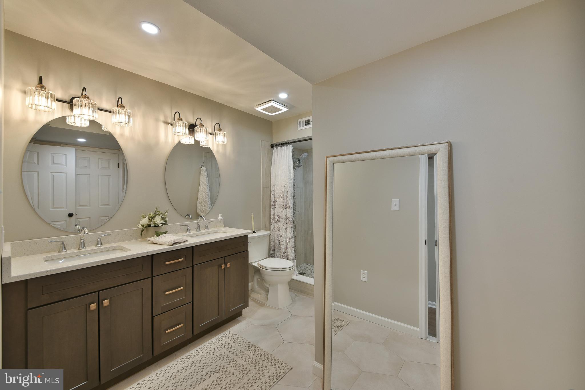 SUMMIT TRACE - Residential