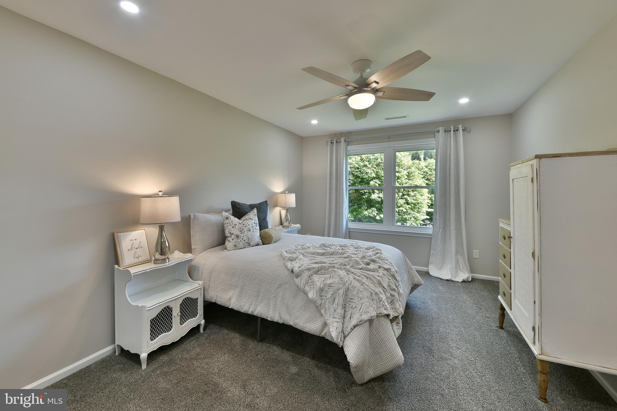 SUMMIT TRACE - Residential