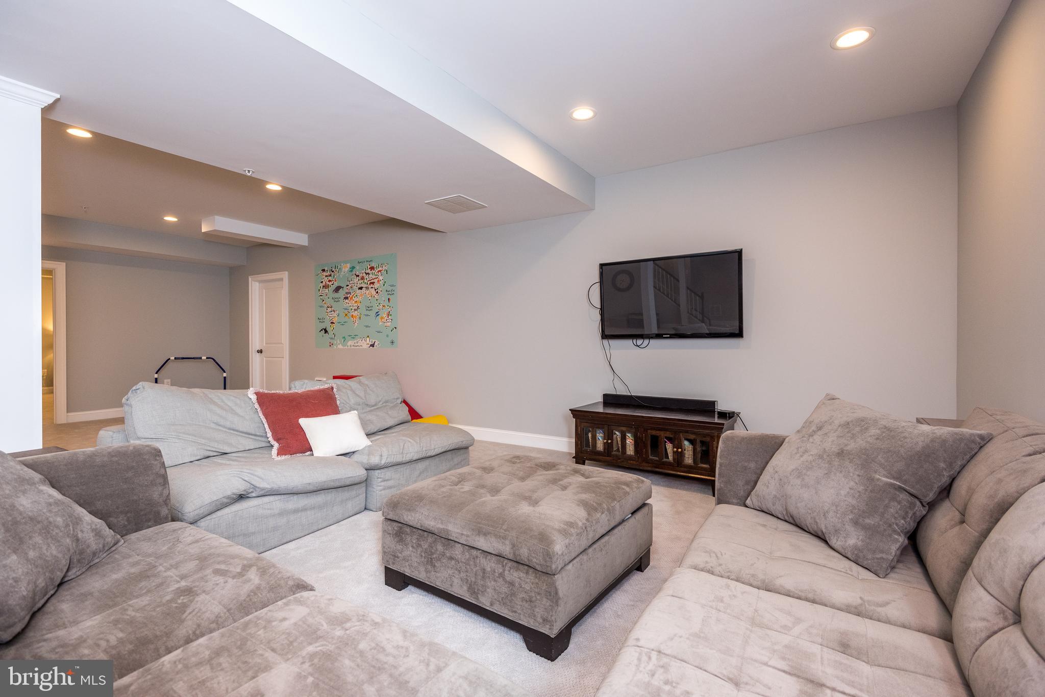 ESTATE AT MILL CREEK - Residential