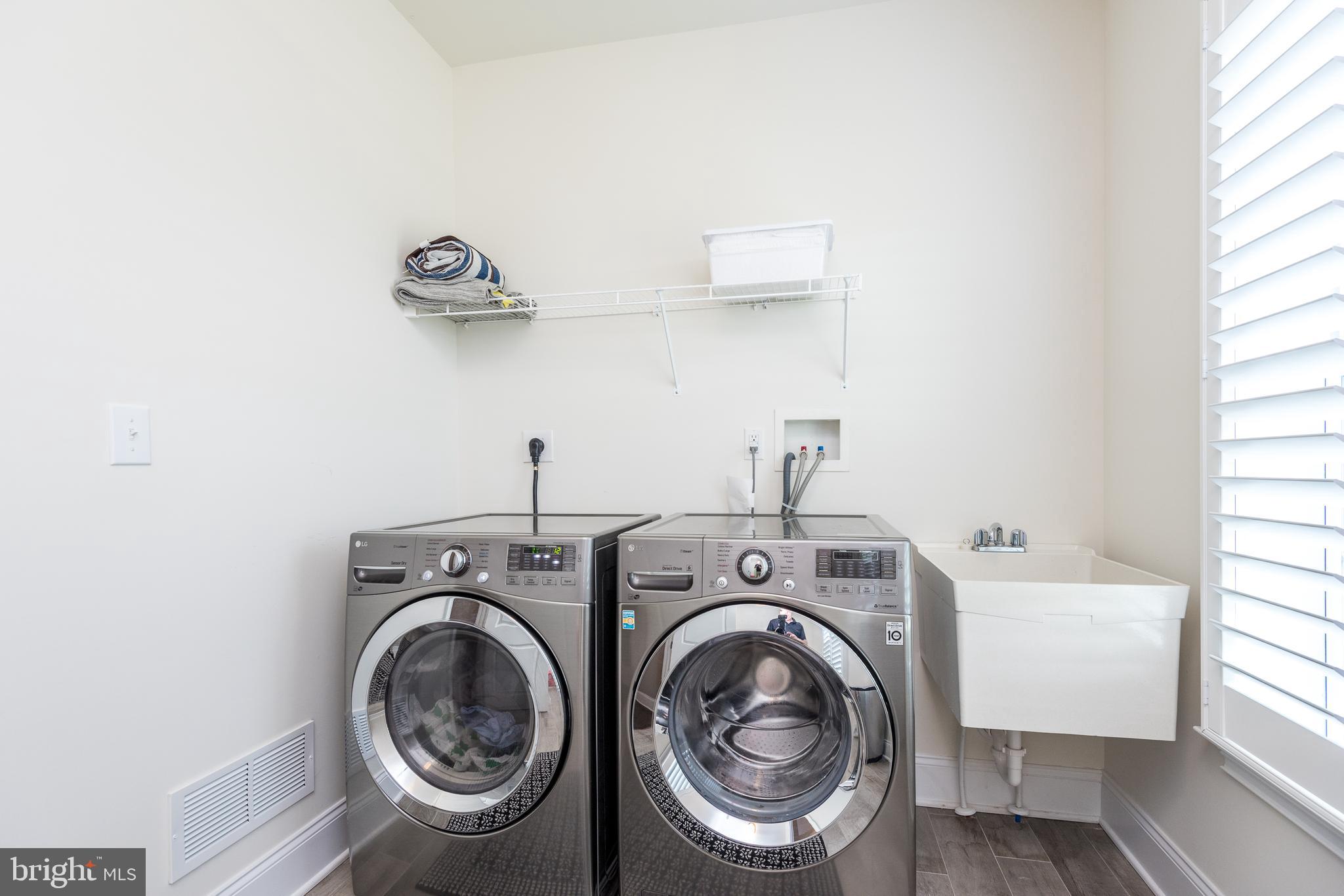 ESTATE AT MILL CREEK - Residential