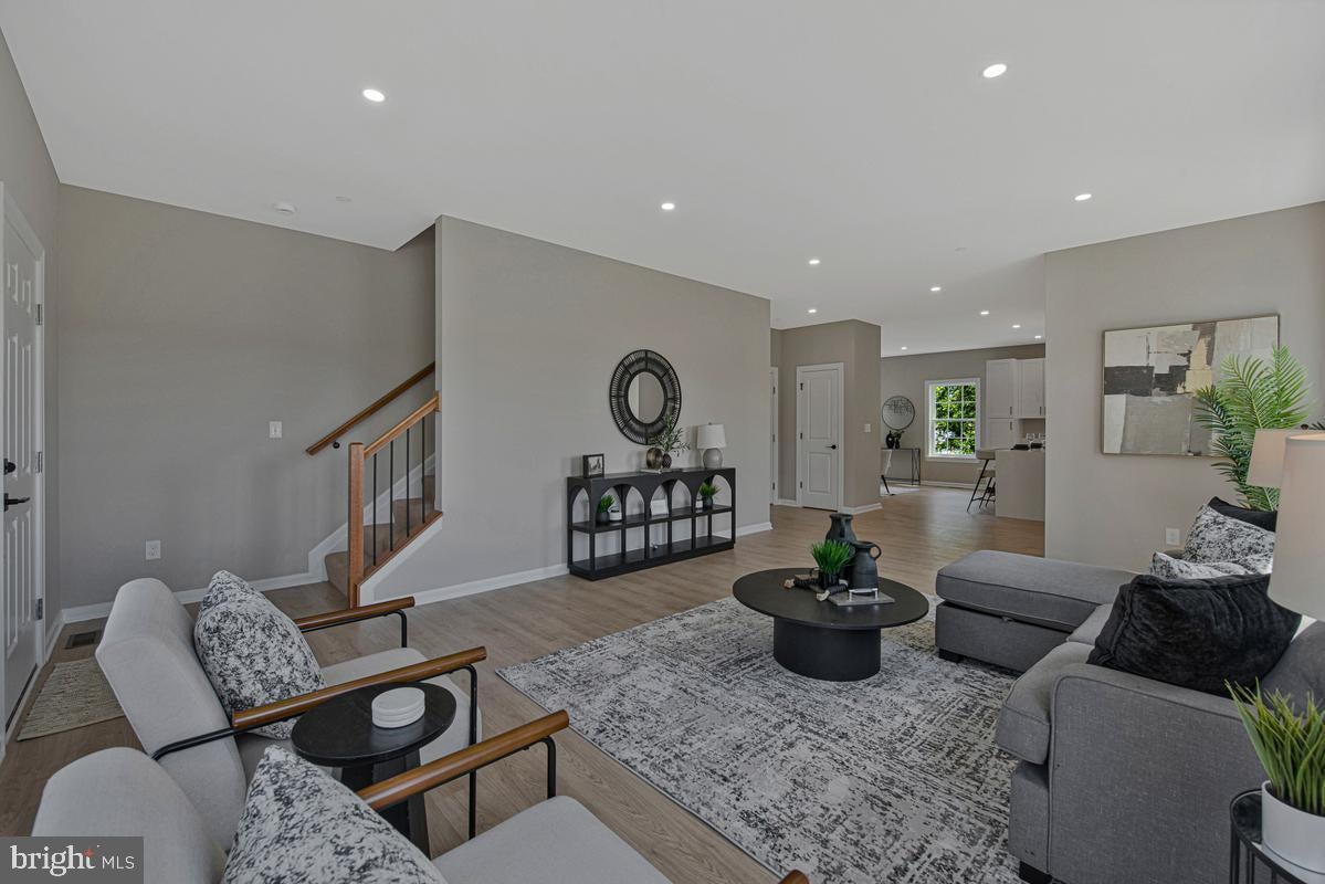 8805 GLENARDEN PARKWAY