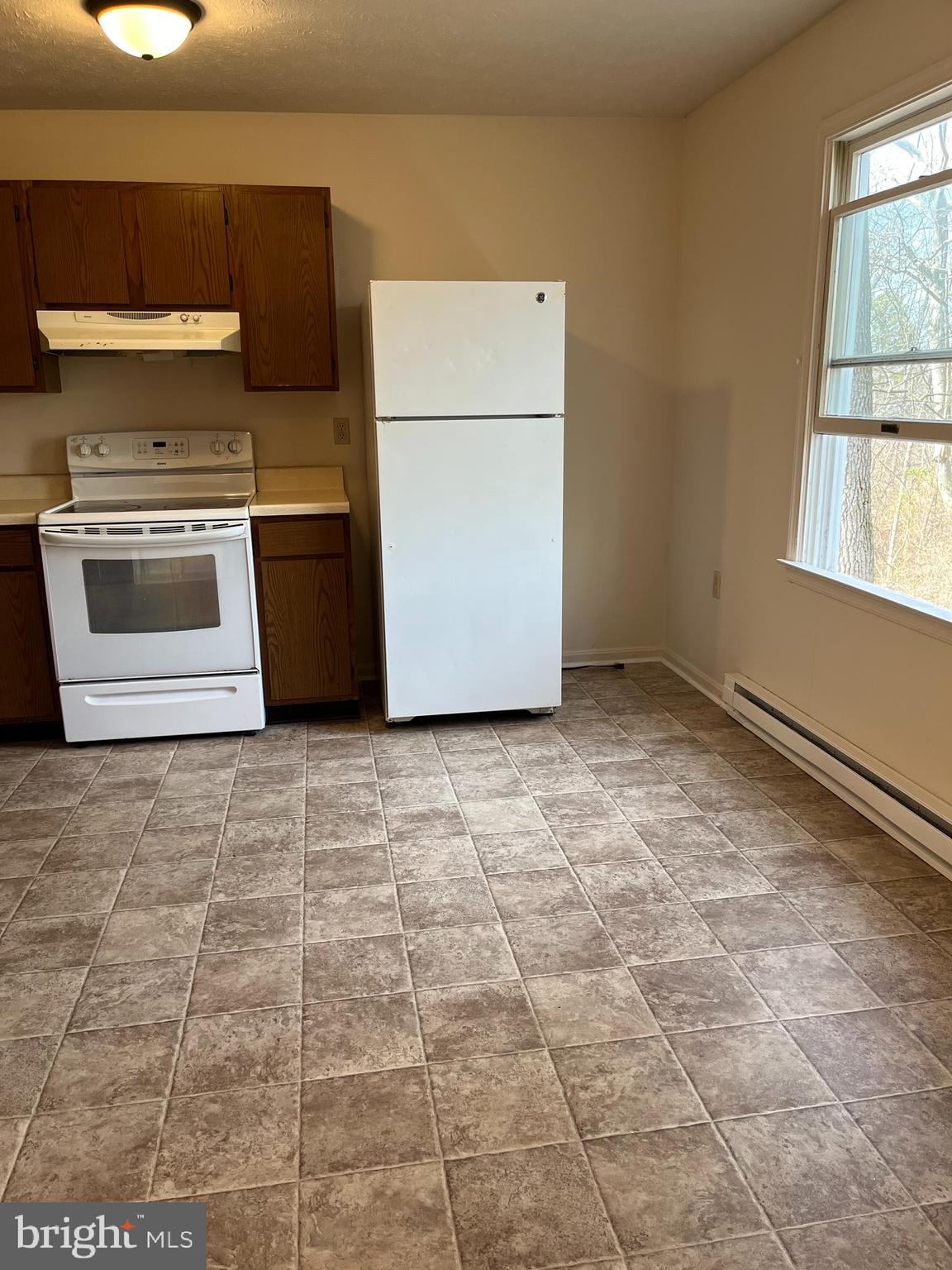 LAKERIDGE - Residential Lease