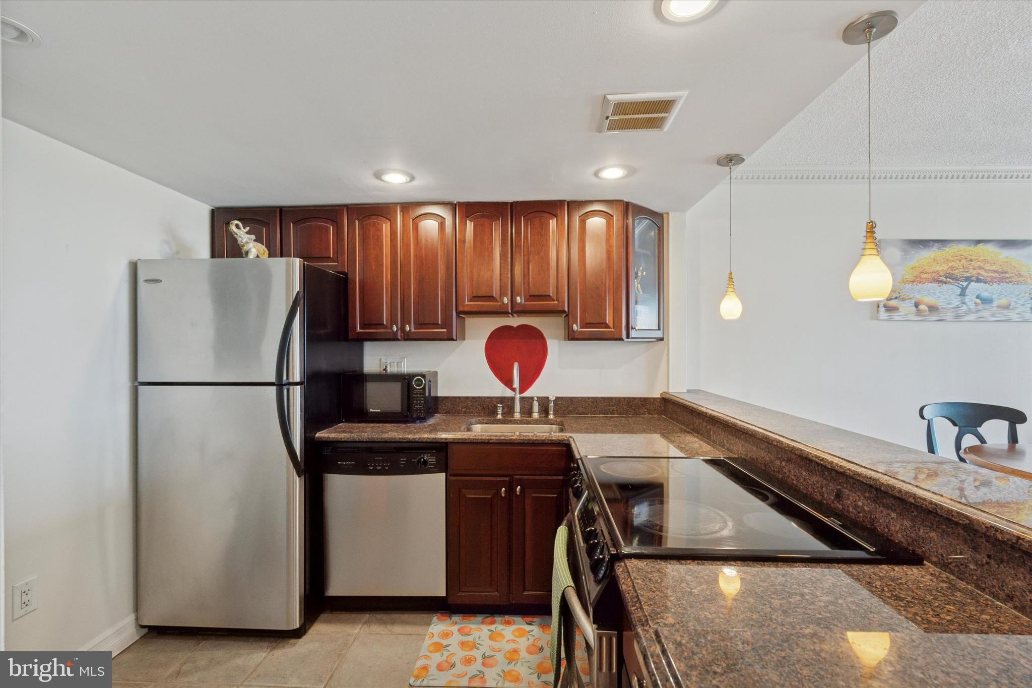 FAIRMOUNT - Residential