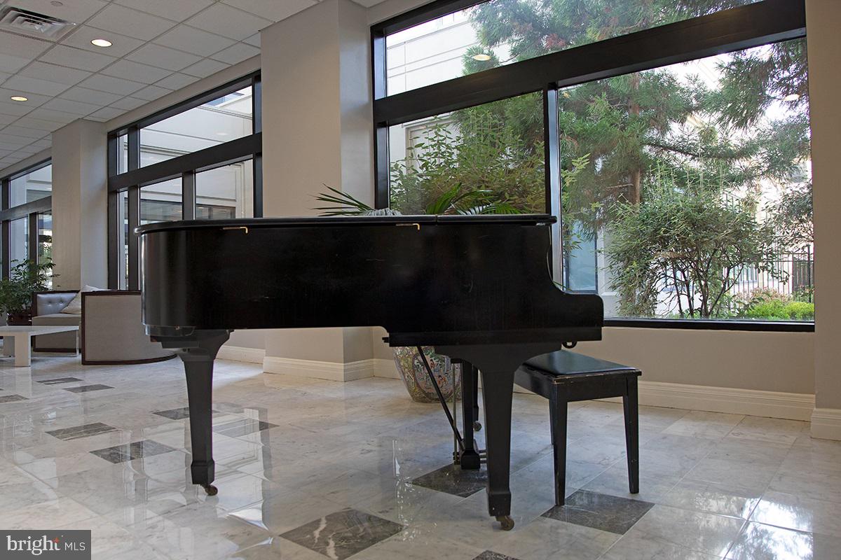 FAIRMOUNT - Residential