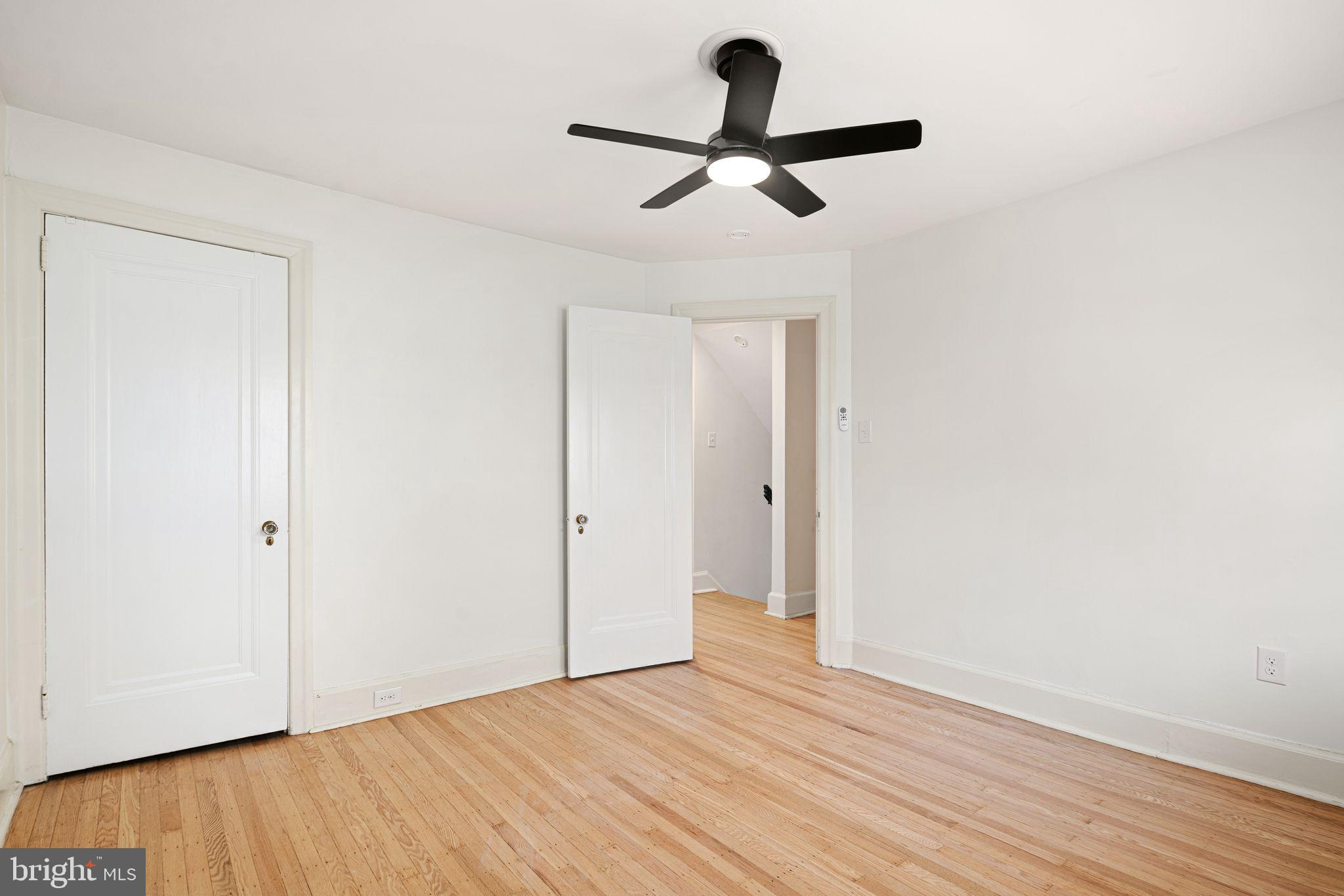 COLLEGE PARK - Residential Lease