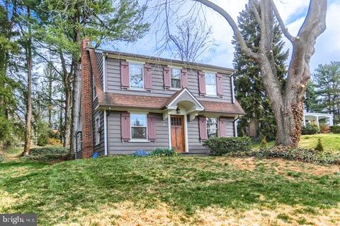 19 MAPLE ROAD YORK PA 17403
